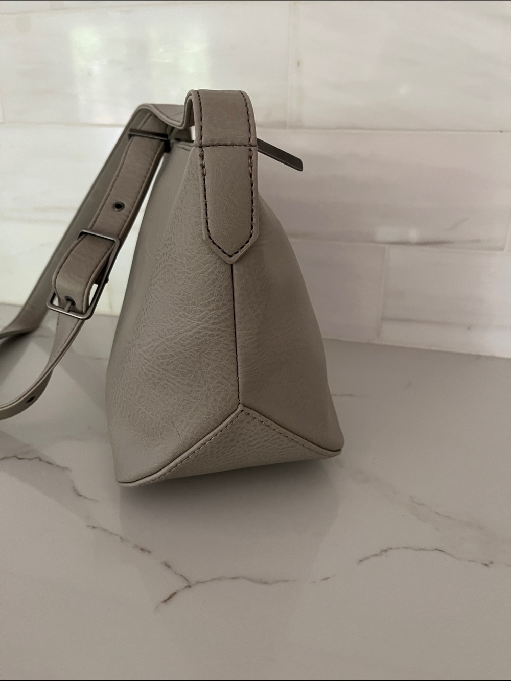 Matt & Nat NEW Sam Vegan Grain Leather Crossbody Bag Purse in Plateau - Picture 9 of 14